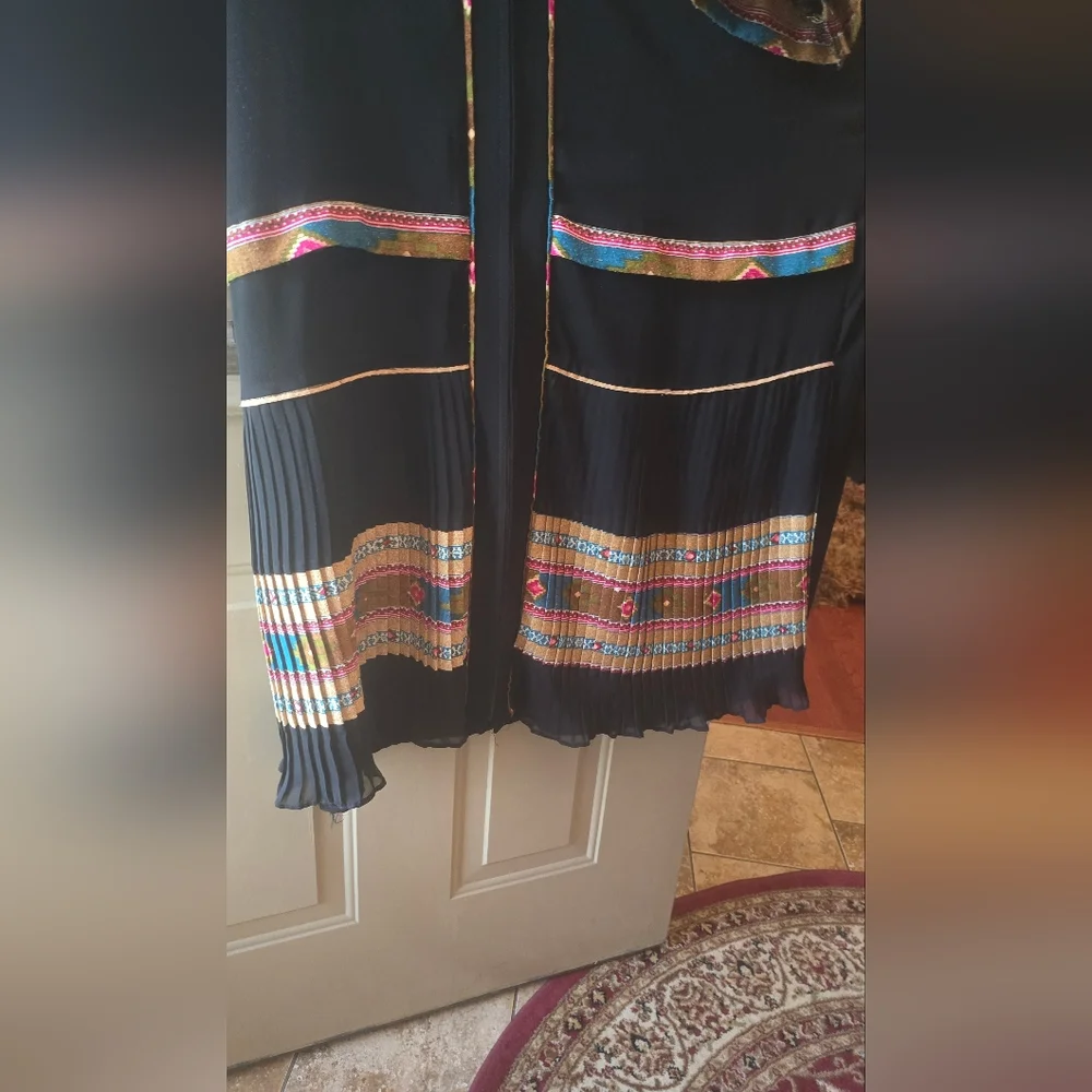 ✨ Trendy & Unique Abaya – Modern Elegance Meets Tradition ✨ - Picture 6 of 9